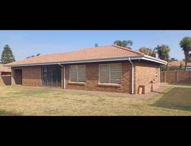 3 BEDROOM CLUSTER FOR SALE IN RAVENSWOOD